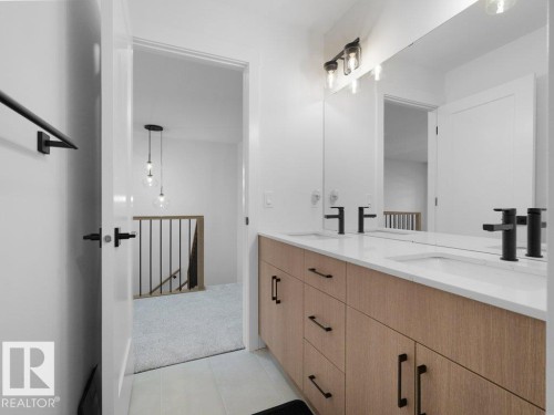 1077 Cristall Crescent Sw, Edmonton, AB - Indoor
