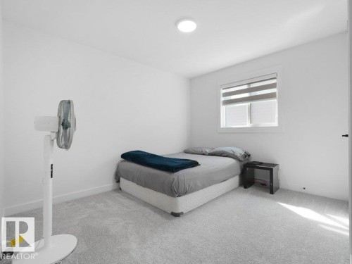 1077 Cristall Crescent Sw, Edmonton, AB - Indoor Photo Showing Bedroom