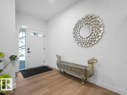 1077 Cristall Crescent Sw, Edmonton, AB - Indoor Photo Showing Other Room