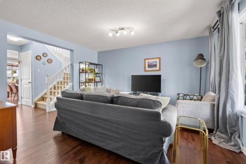 3003 20 Avenue Nw, Edmonton, AB - Indoor Photo Showing Bedroom