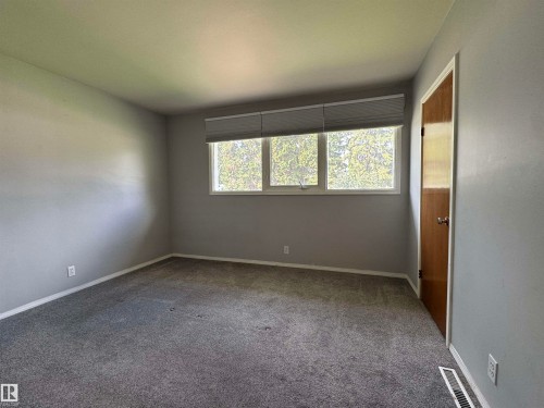 4413 51 Street, Vegreville, AB - Indoor Photo Showing Other Room