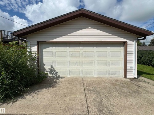 4413 51 Street, Vegreville, AB - Outdoor