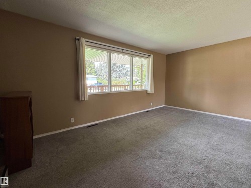 4413 51 Street, Vegreville, AB - Indoor Photo Showing Other Room
