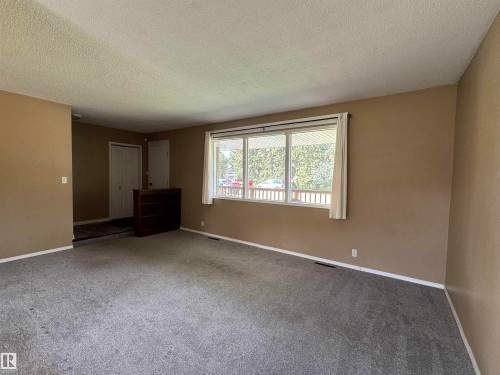 4413 51 Street, Vegreville, AB - Indoor Photo Showing Other Room