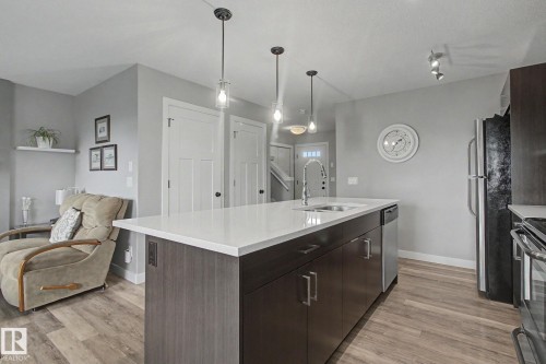7147 Cardinal Way Sw, Edmonton, AB - Indoor Photo Showing Kitchen