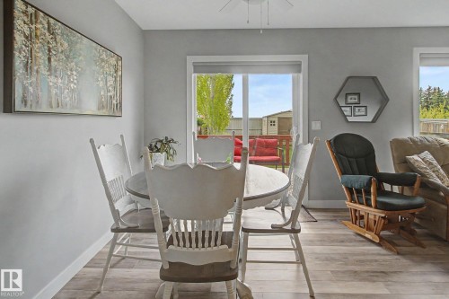 7147 Cardinal Way Sw, Edmonton, AB - Indoor Photo Showing Dining Room