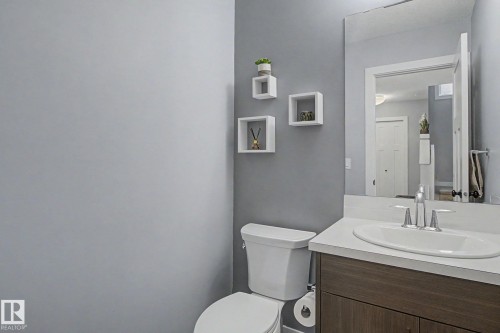 7147 Cardinal Way Sw, Edmonton, AB - Indoor Photo Showing Bathroom