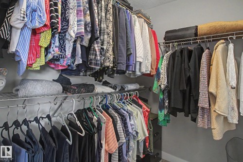 7147 Cardinal Way Sw, Edmonton, AB - Indoor With Storage