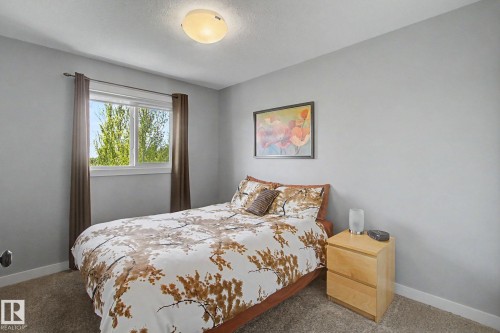 7147 Cardinal Way Sw, Edmonton, AB - Indoor Photo Showing Bedroom