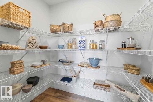 7105 50A Avenue, Beaumont, AB - Indoor With Storage