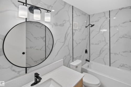 #305 11907 81 St Nw, Edmonton, AB - Indoor Photo Showing Bathroom