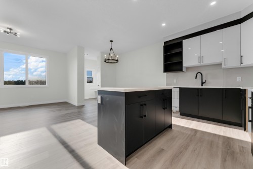 70 Covell Common, Spruce Grove, AB - Indoor Photo Showing Kitchen