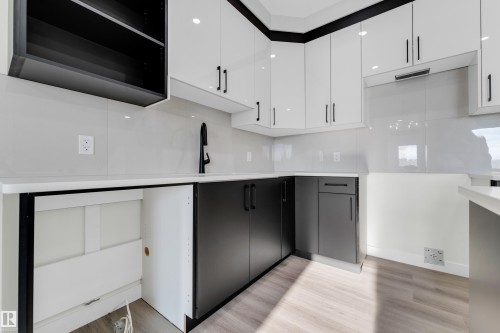 70 Covell Common, Spruce Grove, AB - Indoor Photo Showing Kitchen