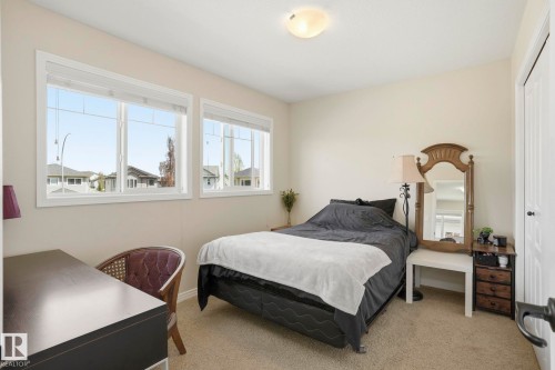 10 Rockwell Close, Fort Saskatchewan, AB - Indoor Photo Showing Bedroom