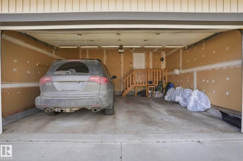 10 Rockwell Close, Fort Saskatchewan, AB - Indoor Photo Showing Garage