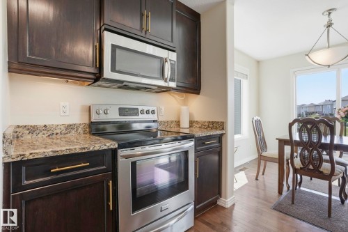10 Rockwell Close, Fort Saskatchewan, AB - Indoor Photo Showing Kitchen