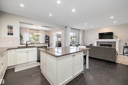 4015 Alexander Way Sw, Edmonton, AB 