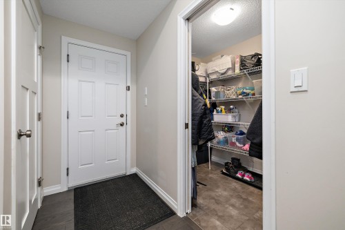 4015 Alexander Way Sw, Edmonton, AB 