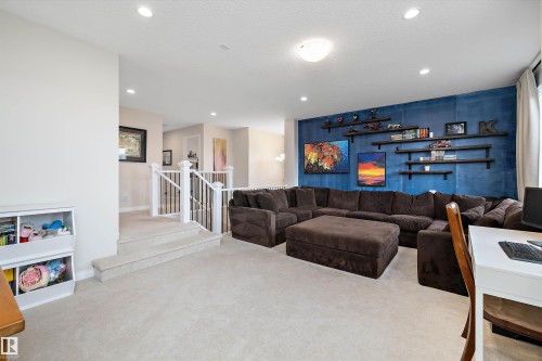 4015 Alexander Way Sw, Edmonton, AB 