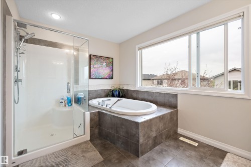 4015 Alexander Way Sw, Edmonton, AB 