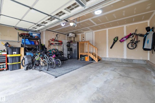 4015 Alexander Way Sw, Edmonton, AB 