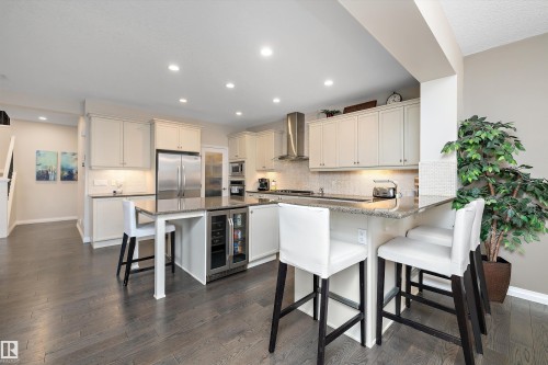 4015 Alexander Way Sw, Edmonton, AB 