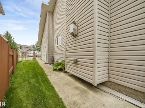 4335 47 Street Nw, Edmonton, AB - Outdoor