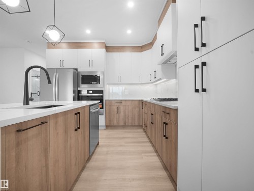 Beaumont, AB - Indoor Photo Showing Kitchen With Upgraded Kitchen