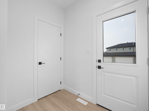 Beaumont, AB - Indoor Photo Showing Other Room