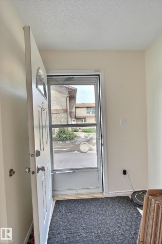 17004 100 Street Nw, Edmonton, AB - Indoor Photo Showing Other Room