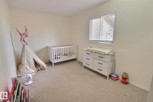 17004 100 Street Nw, Edmonton, AB - Indoor Photo Showing Bedroom