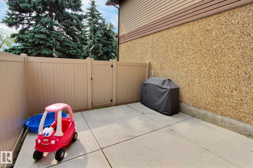 17004 100 Street Nw, Edmonton, AB - Outdoor