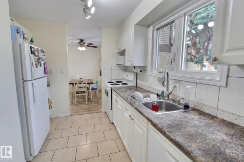 17004 100 Street Nw, Edmonton, AB - Indoor Photo Showing Kitchen With Double Sink