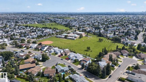 Expansive green spaces and residential streets define this established neighborhood - 17775 95 Street Nw, Edmonton, AB 