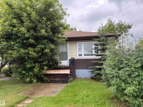 5518 51 Street   Vegreville, AB T9C 1K2