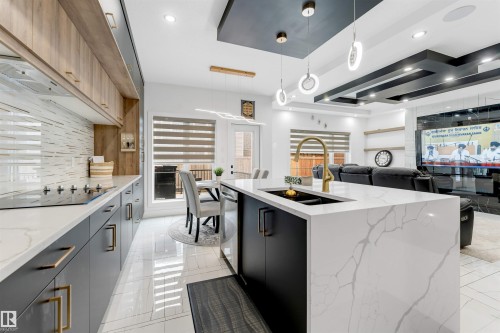 1827 17 Avenue Nw, Edmonton, AB - Indoor Photo Showing Kitchen With Upgraded Kitchen