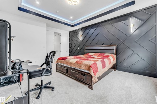 1827 17 Avenue Nw, Edmonton, AB - Indoor Photo Showing Bedroom