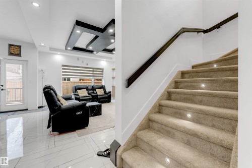 1827 17 Avenue Nw, Edmonton, AB - Indoor Photo Showing Other Room