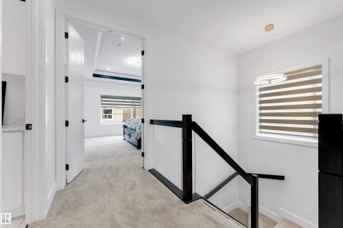 1827 17 Avenue Nw, Edmonton, AB - Indoor Photo Showing Other Room