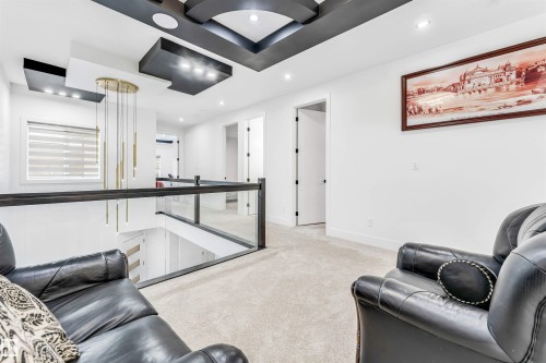 1827 17 Avenue Nw, Edmonton, AB - Indoor Photo Showing Other Room