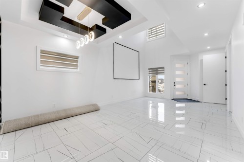 1827 17 Avenue Nw, Edmonton, AB - Indoor Photo Showing Other Room