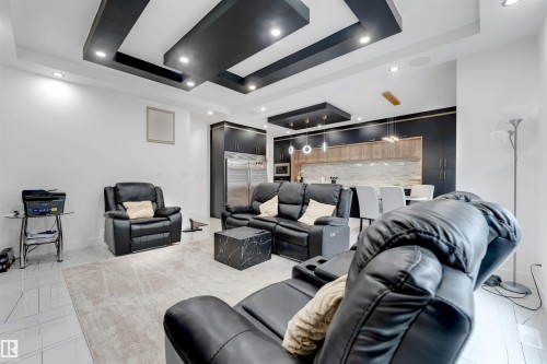 1827 17 Avenue Nw, Edmonton, AB - Indoor