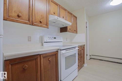 #102 8220 Jasper Av Nw, Edmonton, AB 