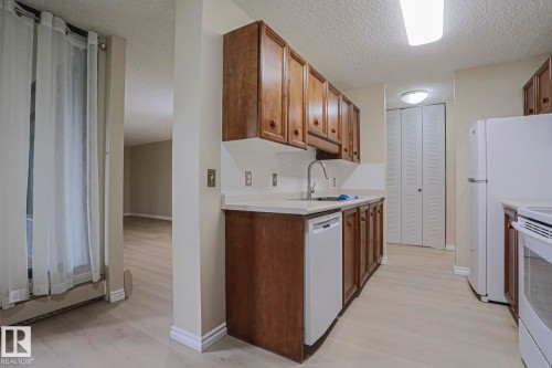 #102 8220 Jasper Av Nw, Edmonton, AB 