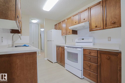 #102 8220 Jasper Av Nw, Edmonton, AB 