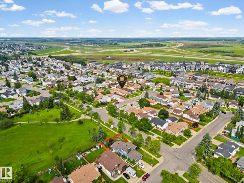 Residential neighborhood with mature trees - 17908 92A Street Nw, Edmonton, AB - Outdoor With View