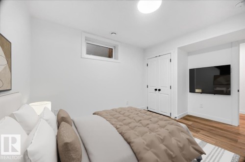 7823 148 Avenue Nw, Edmonton, AB - Indoor Photo Showing Bedroom