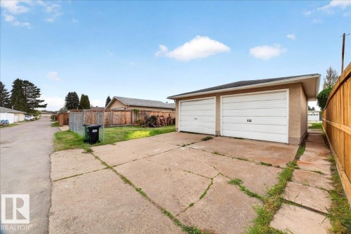 7823 148 Avenue Nw, Edmonton, AB - Outdoor With Exterior