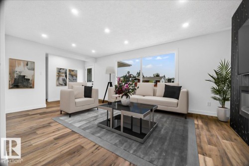 7823 148 Avenue Nw, Edmonton, AB - Indoor Photo Showing Living Room
