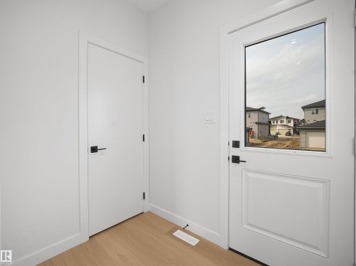 Beaumont, AB - Indoor Photo Showing Other Room